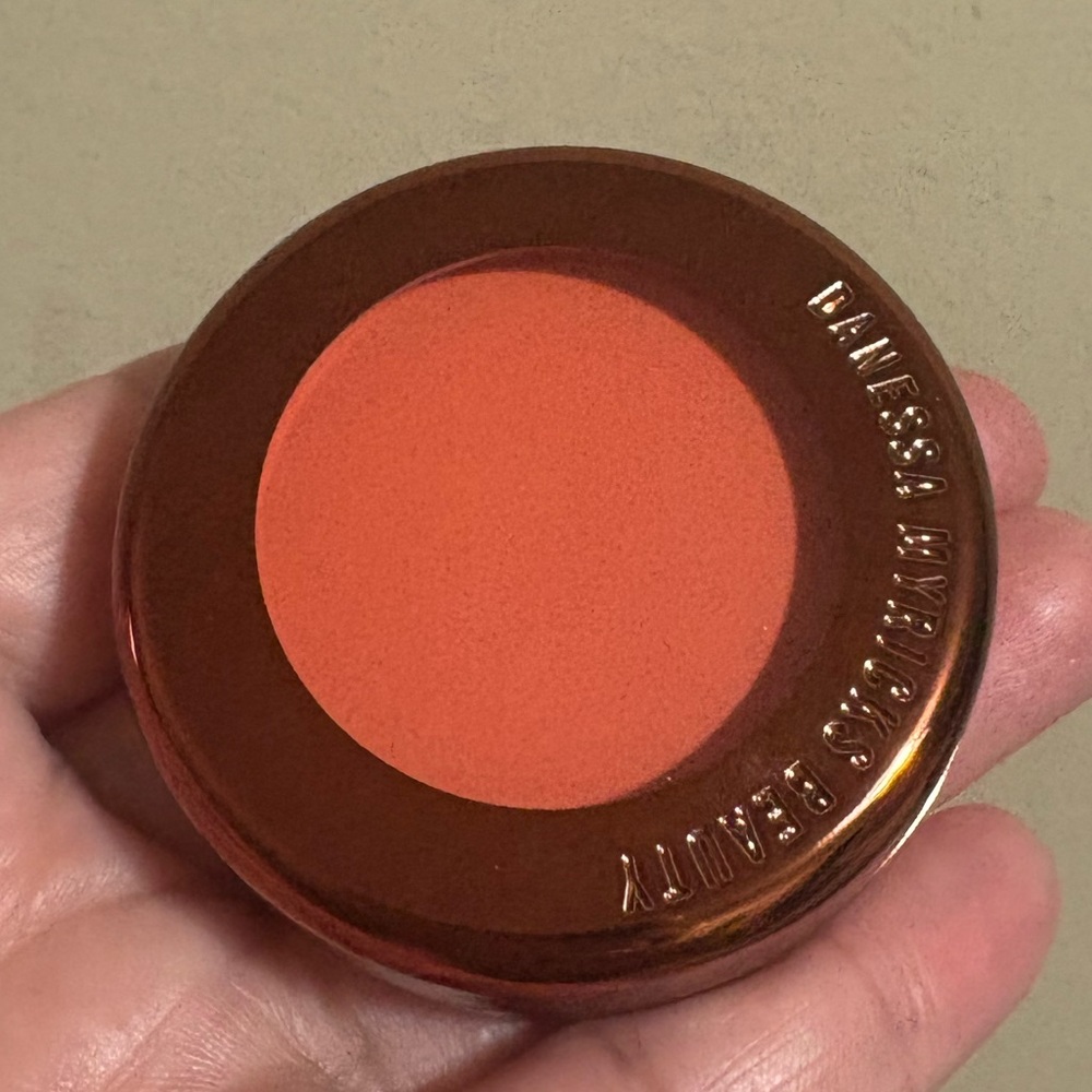 Danessa Myricks Beauty Yummy Skin Blurring Balm Powder - in BELLINI Brand New - Picture 5 of 10